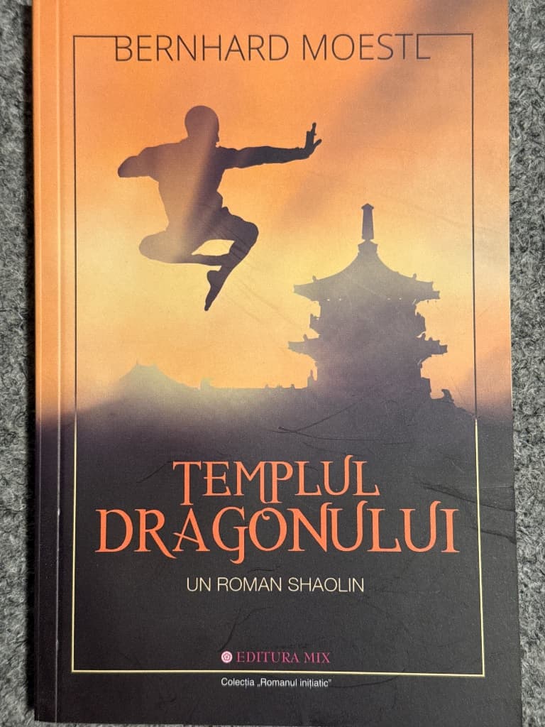Coperta cărții Templul dragonului